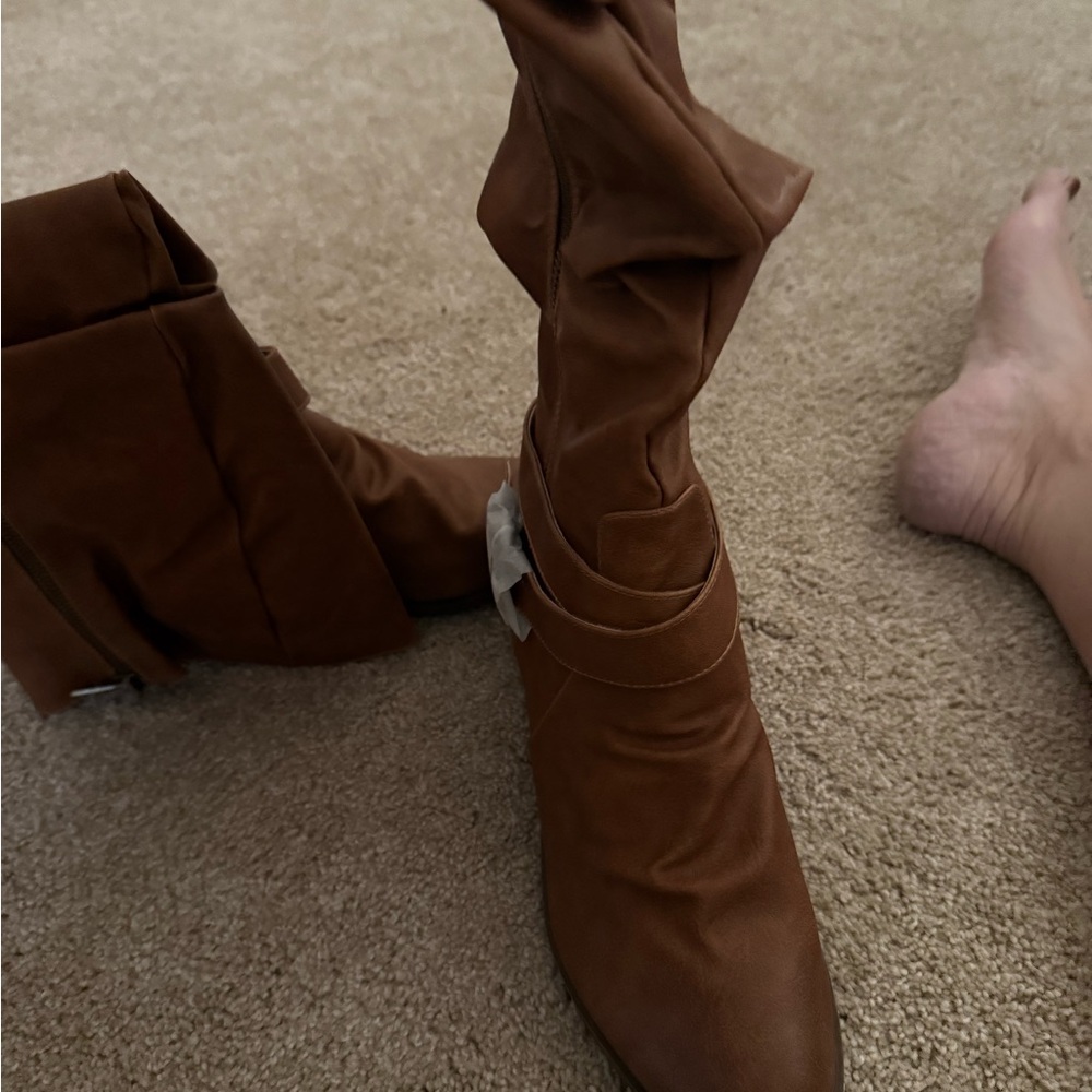 Boots - Picture 3 of 3